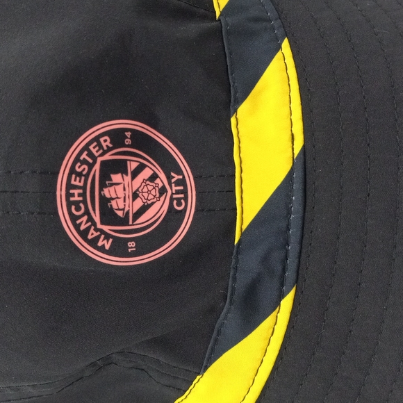 BUCKET HAT - Picture 6 of 6